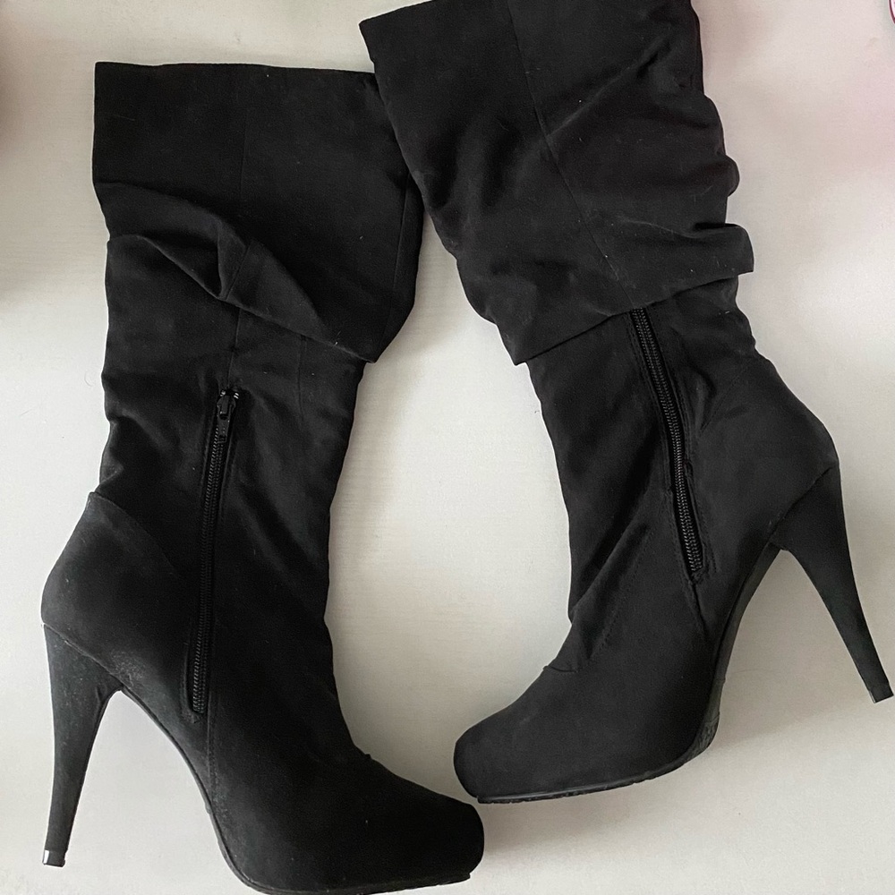 Pointed Toe Knee High Slouch Boots